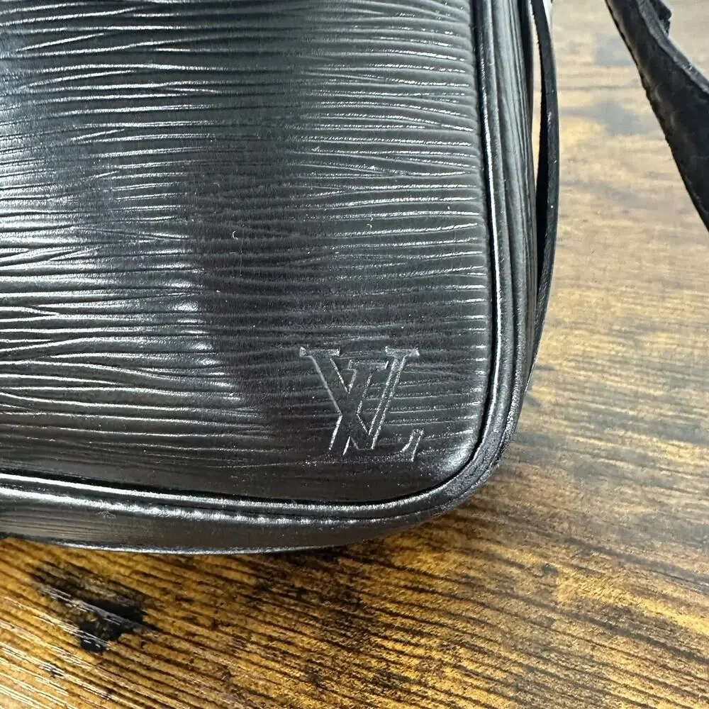 Louis Vuitton Vintage Cartouchiere Crossbody Bag Small Leather France MI0970